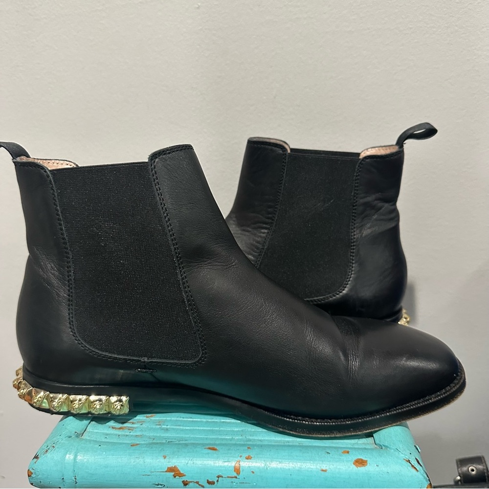 Stuart Weitzman Black Leather Gold Detail on Heels Bootie Size 40 - Picture 5 of 16